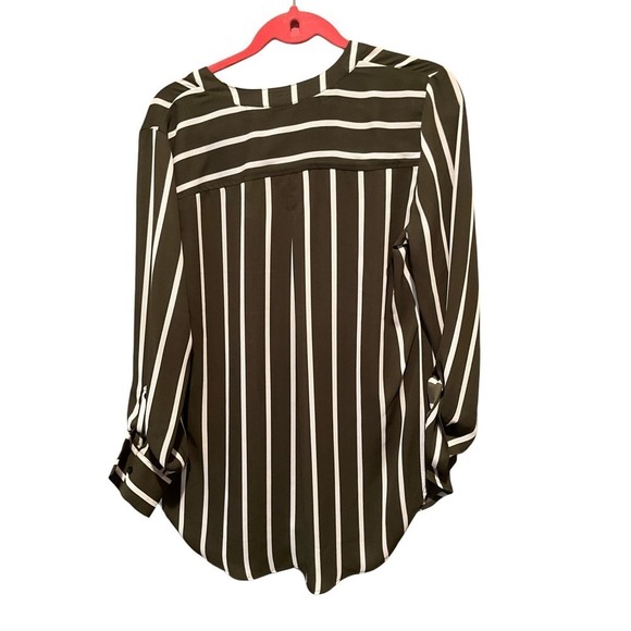 Soho New York and Company Blouse Top Women SZ M Black Striped Long Sleeve V-Neck - Picture 2 of 6